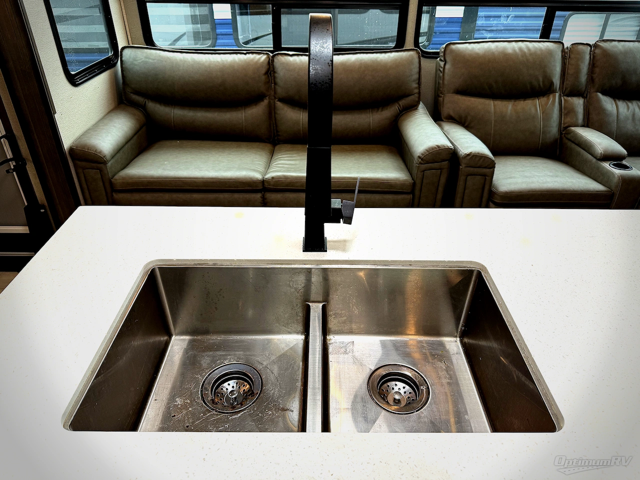 2022 Grand Design Solitude S-Class 3740BH Photo 8
