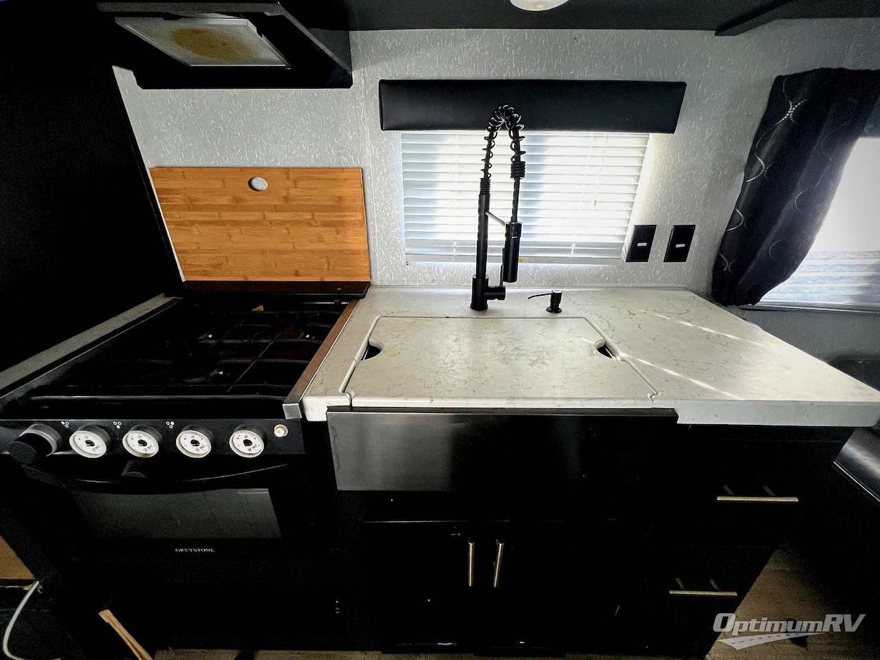 2022 Forest River Cherokee Grey Wolf 26DJSE Photo 9