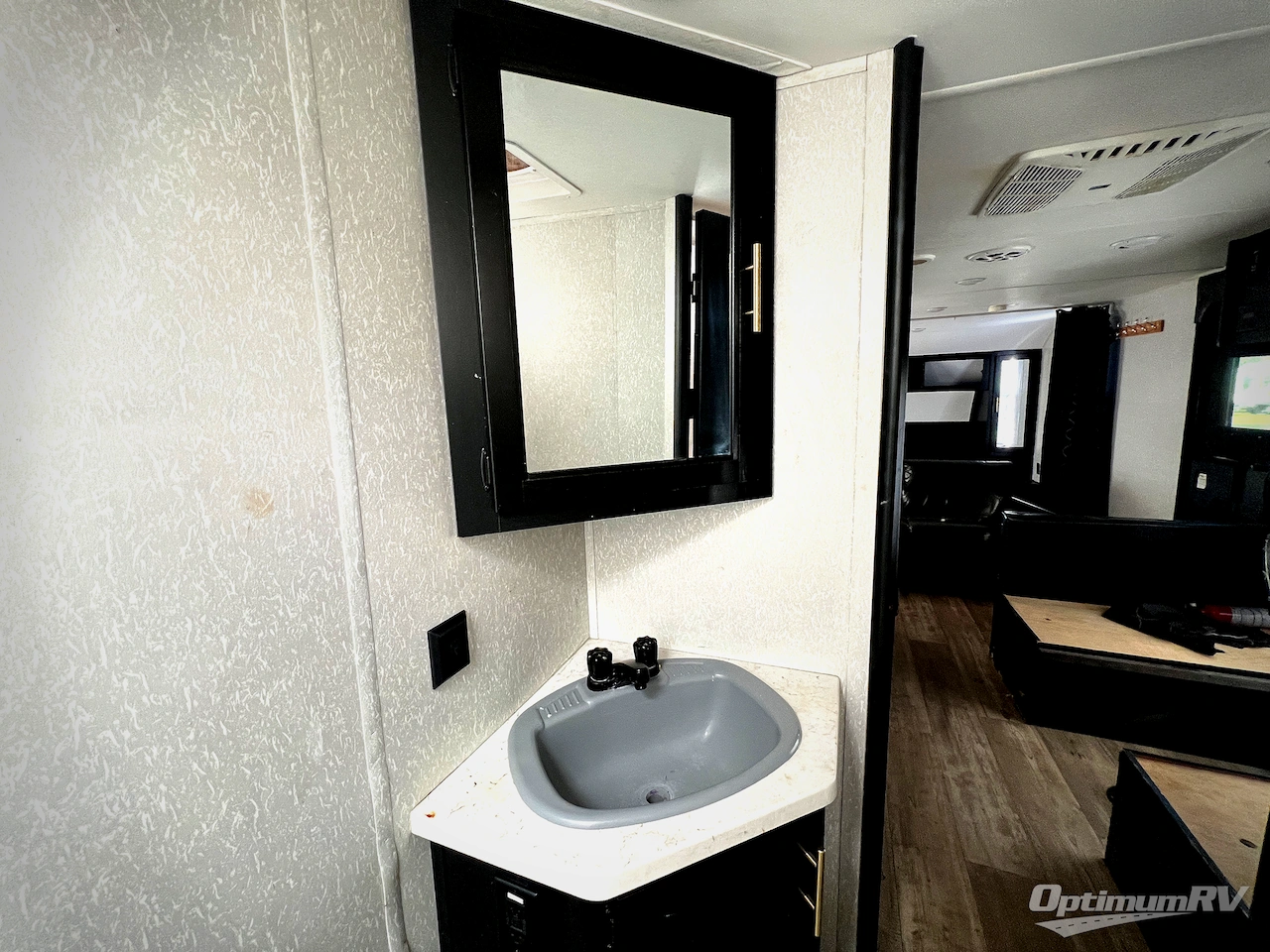 2022 Forest River Cherokee Grey Wolf 26DJSE Photo 13