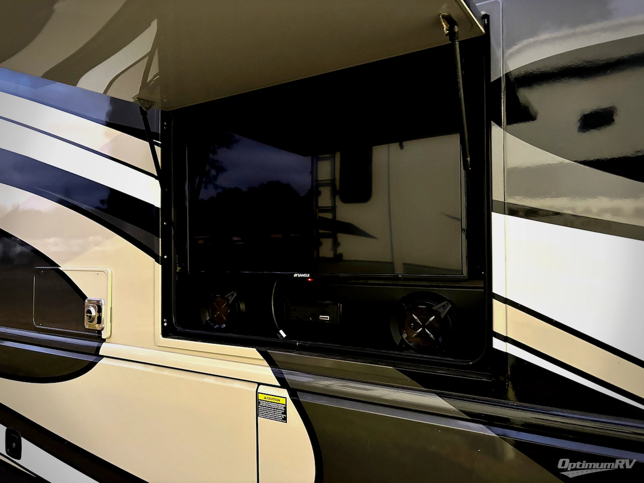 2018 Fleetwood Bounder 36F Photo 27