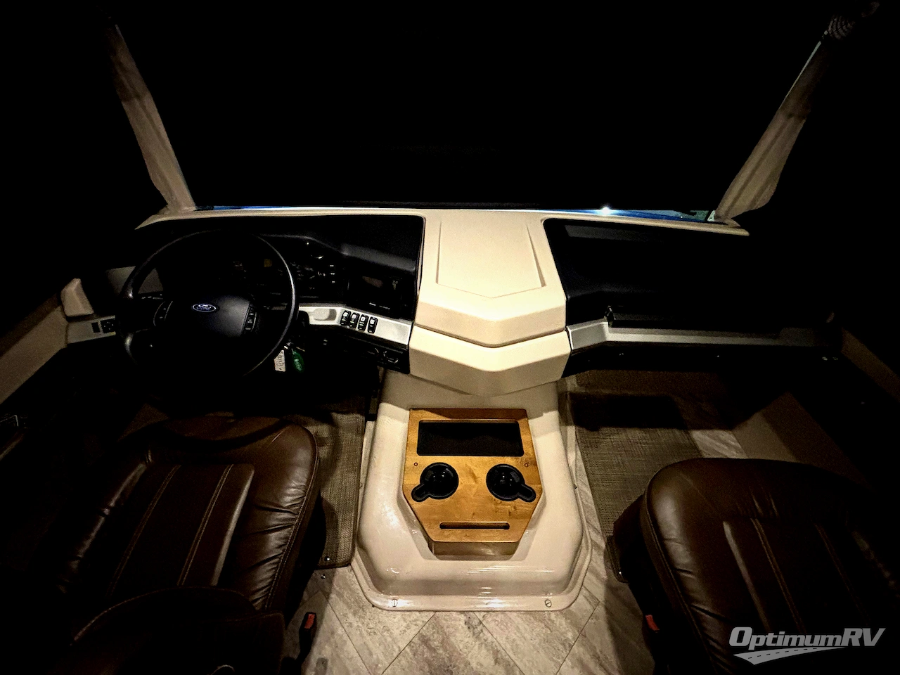 2018 Fleetwood Bounder 36F Photo 6