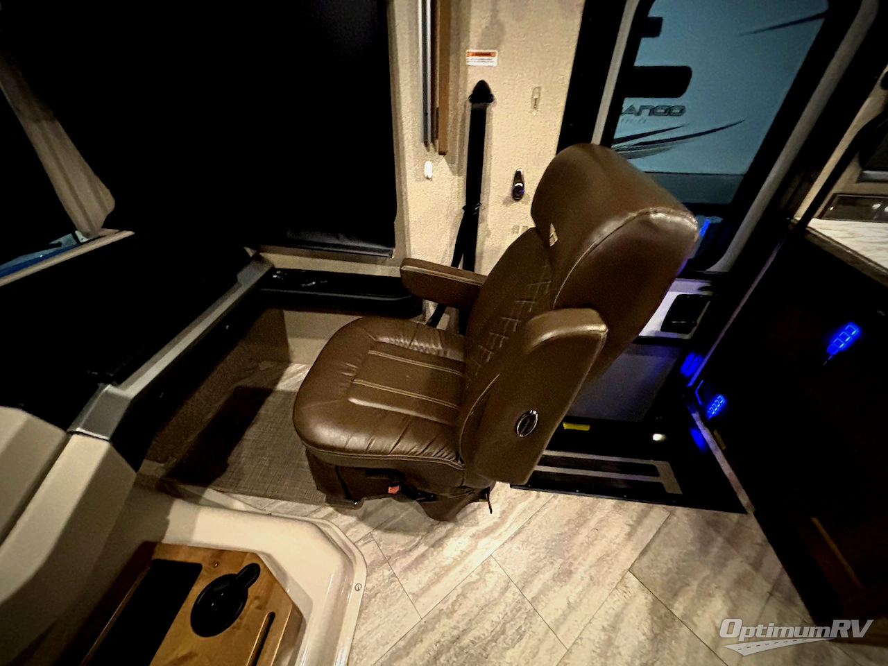 2018 Fleetwood Bounder 36F Photo 7