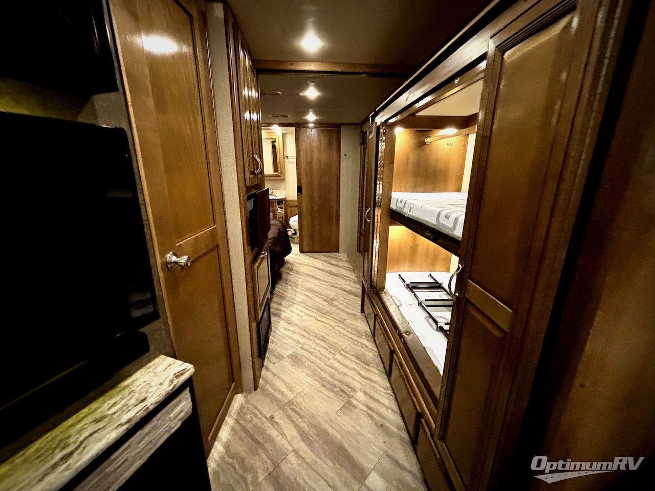 2018 Fleetwood Bounder 36F Photo 12