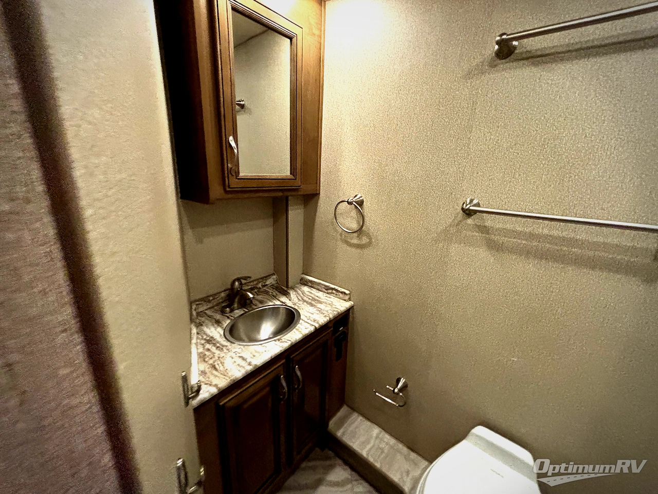 2018 Fleetwood Bounder 36F Photo 14