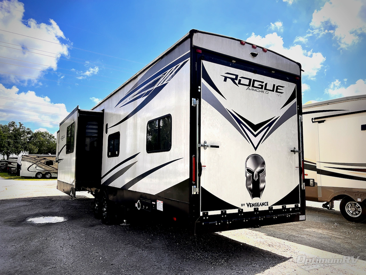 2022 Forest River Vengeance Rogue Armored VGF4007G2 Photo 2