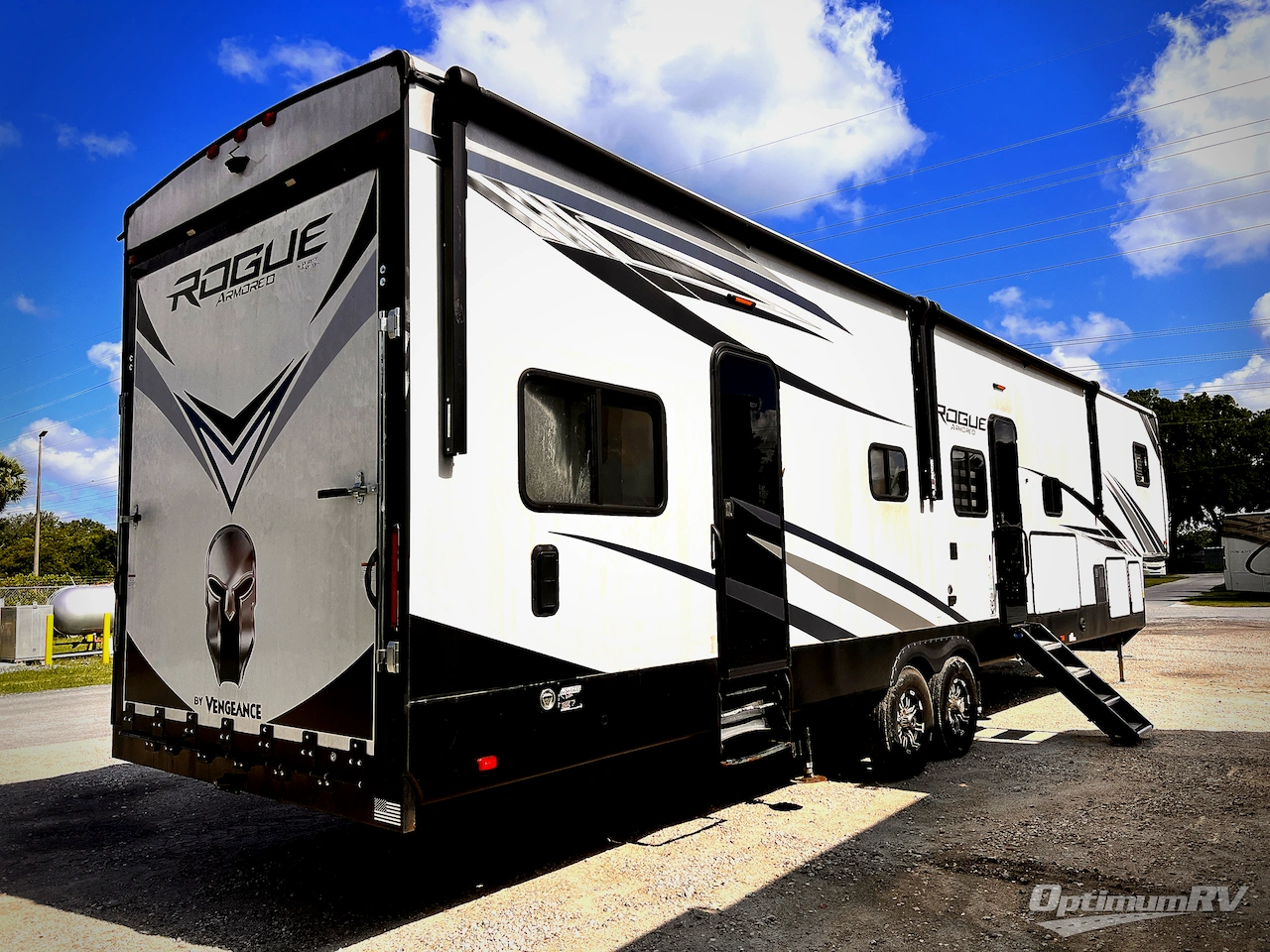 2022 Forest River Vengeance Rogue Armored VGF4007G2 Photo 3