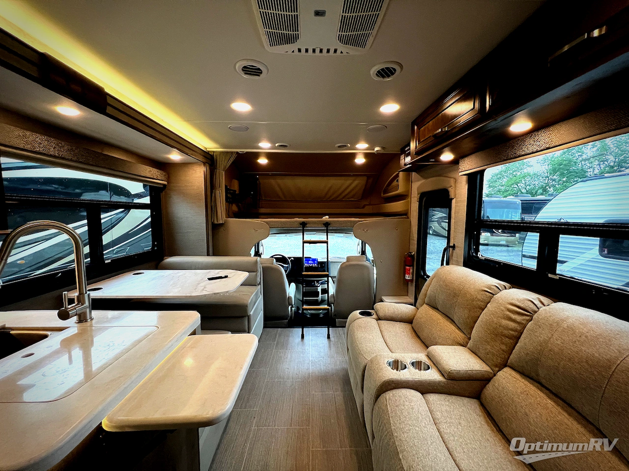 2022 Entegra Esteem 27U Photo 3