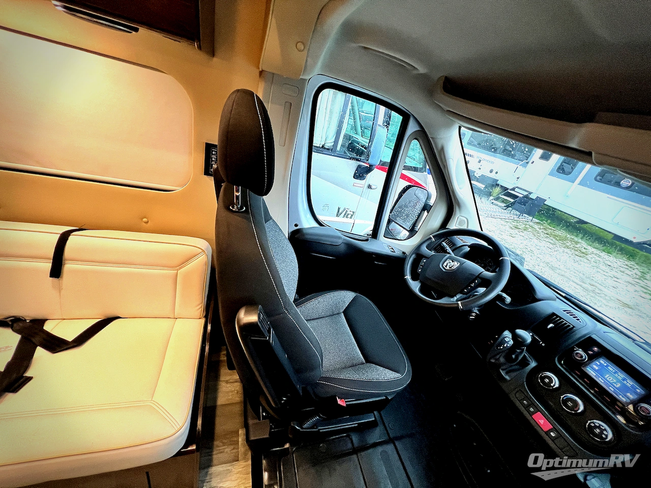 2019 Regency National Traveler - Photo 6