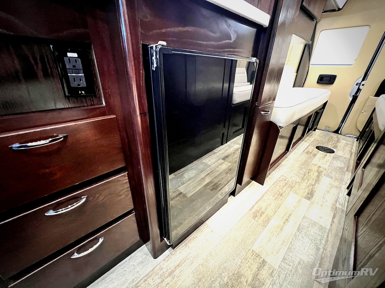 2019 Regency National Traveler - Photo 12