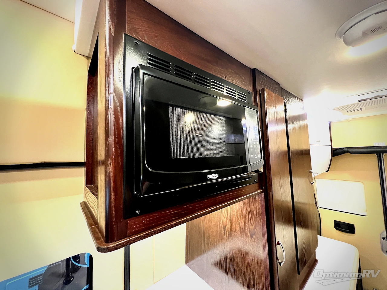 2019 Regency National Traveler - Photo 10