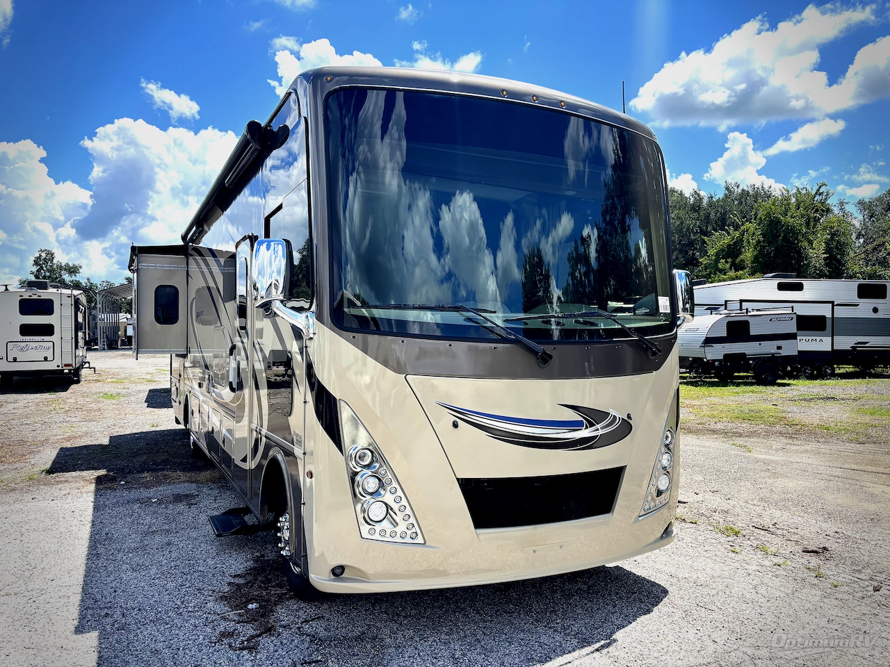 2019 Thor Windsport 35M Photo 1