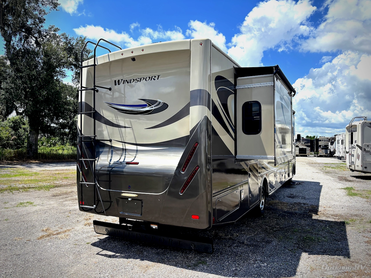 2019 Thor Windsport 35M Photo 2