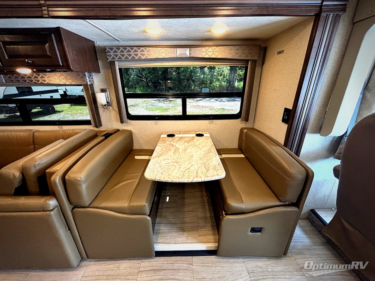 2019 Thor Windsport 35M Photo 10