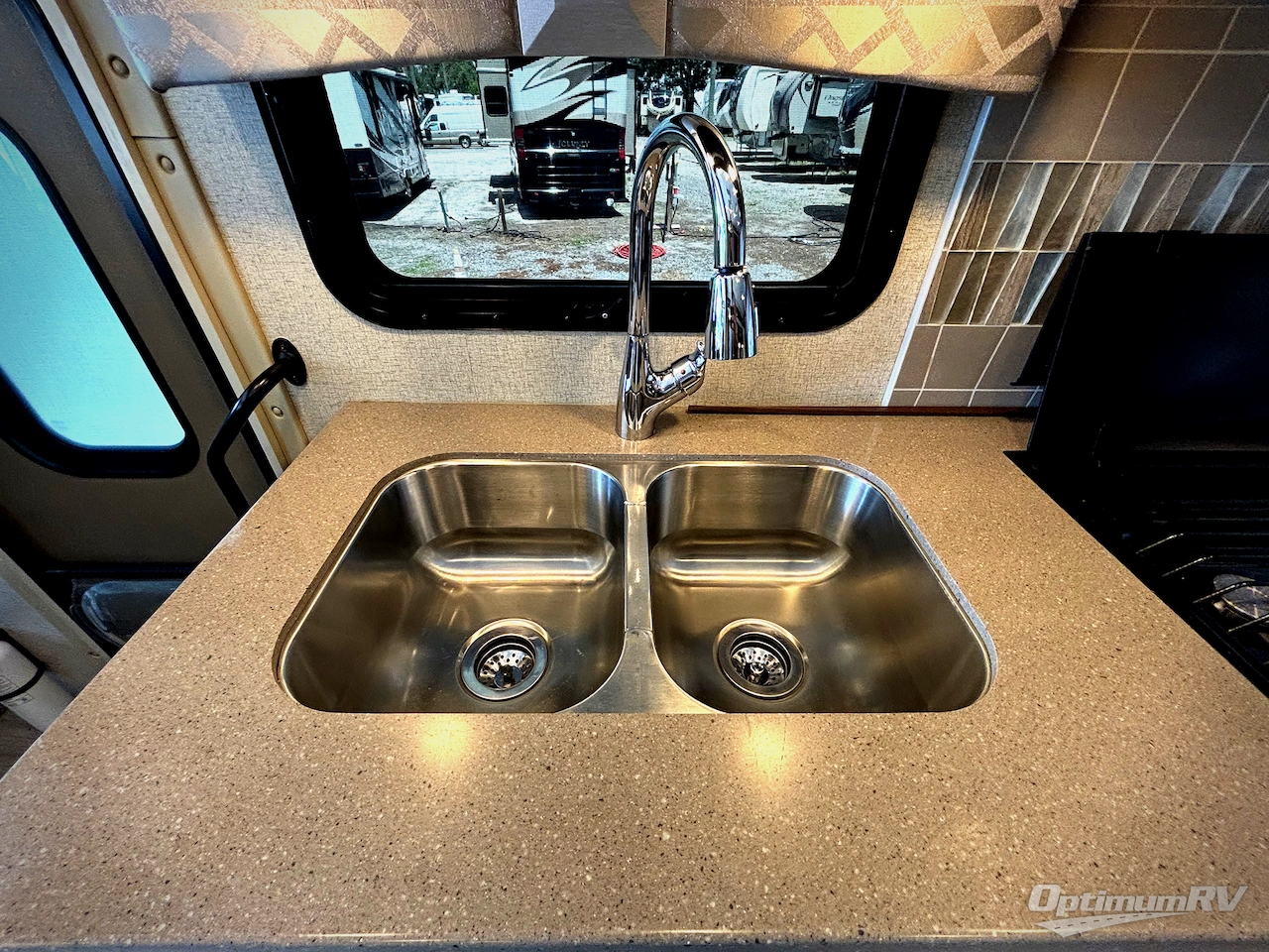 2019 Thor Windsport 35M Photo 23