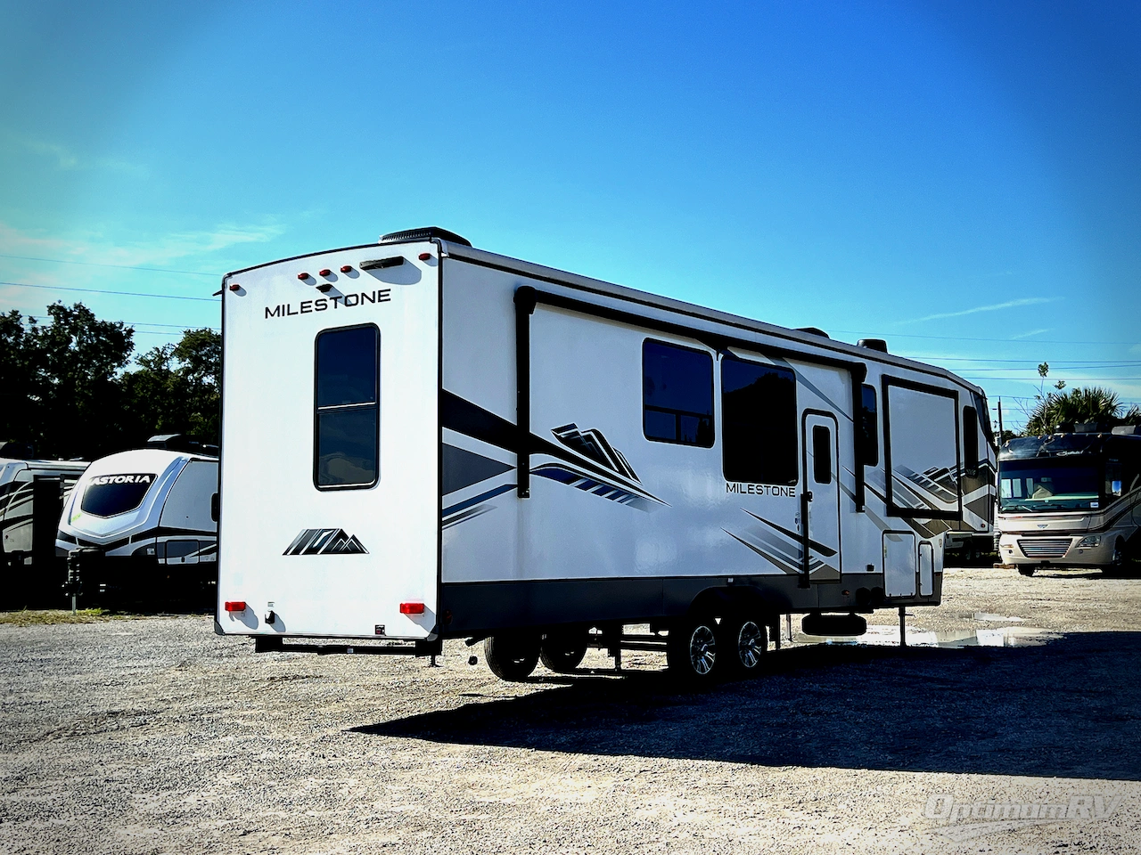 2023 Heartland Milestone 321FL Photo 2