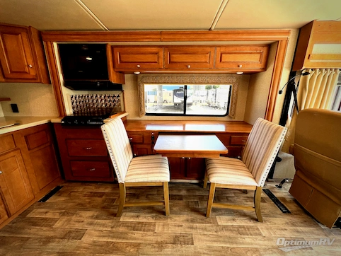 2017 Winnebago Vista LX 30T RV Photo 2