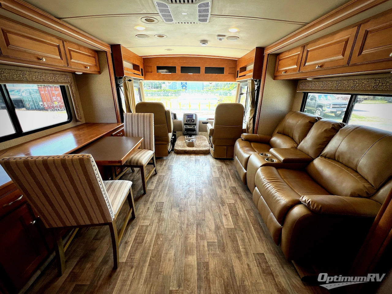 2017 Winnebago Vista LX 30T Photo 4