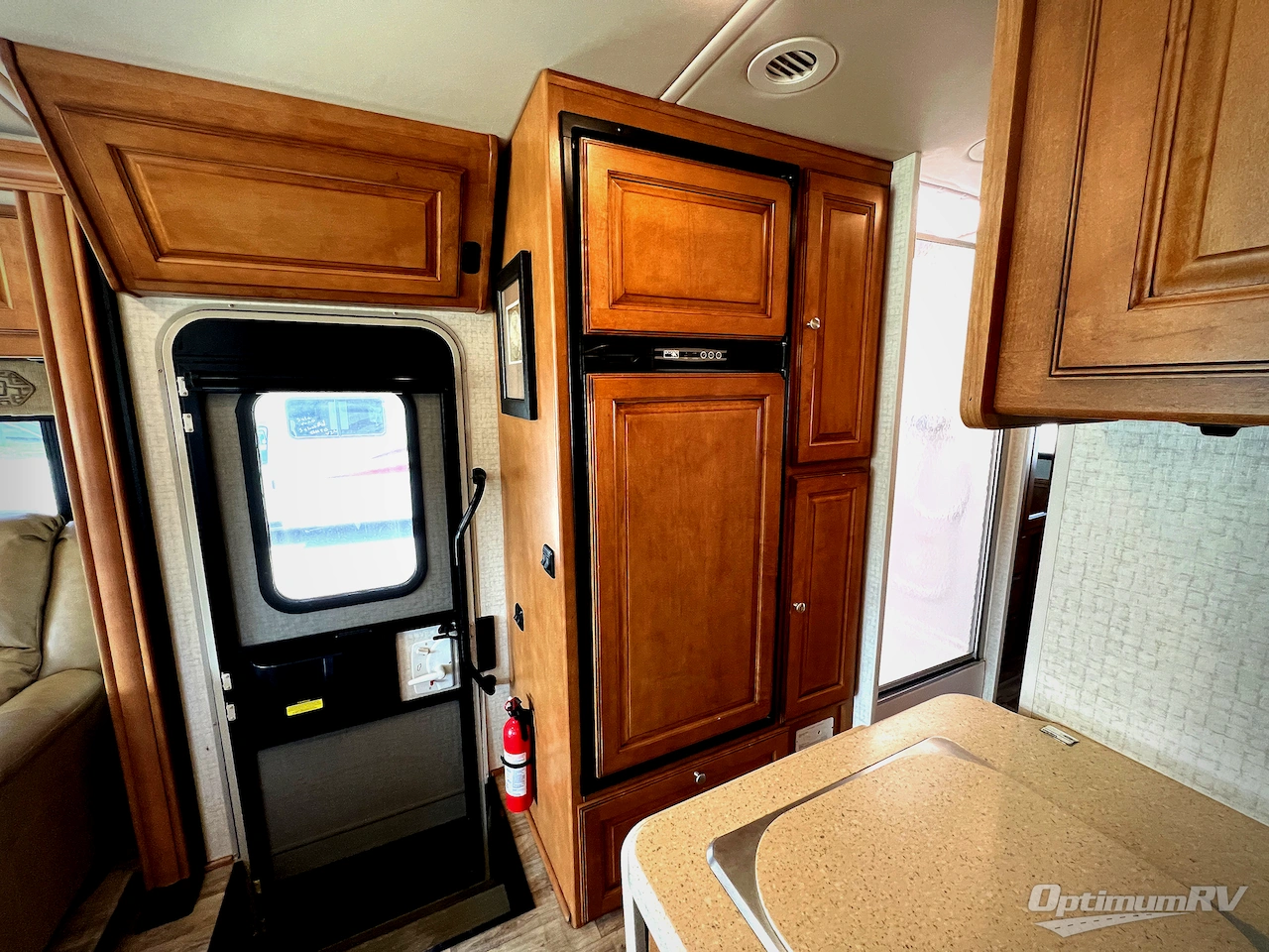 2017 Winnebago Vista LX 30T Photo 14