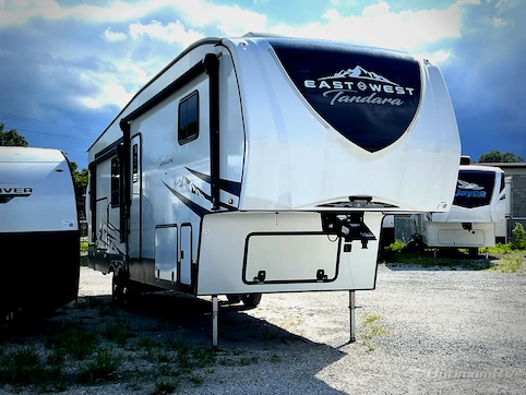 Used 2023 East To West Tandara 321RLOK Featured Photo