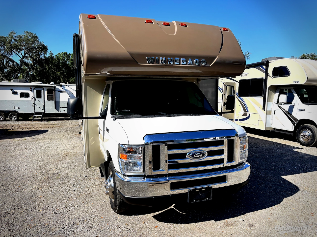 2019 Winnebago Minnie Winnie 31K Photo 1