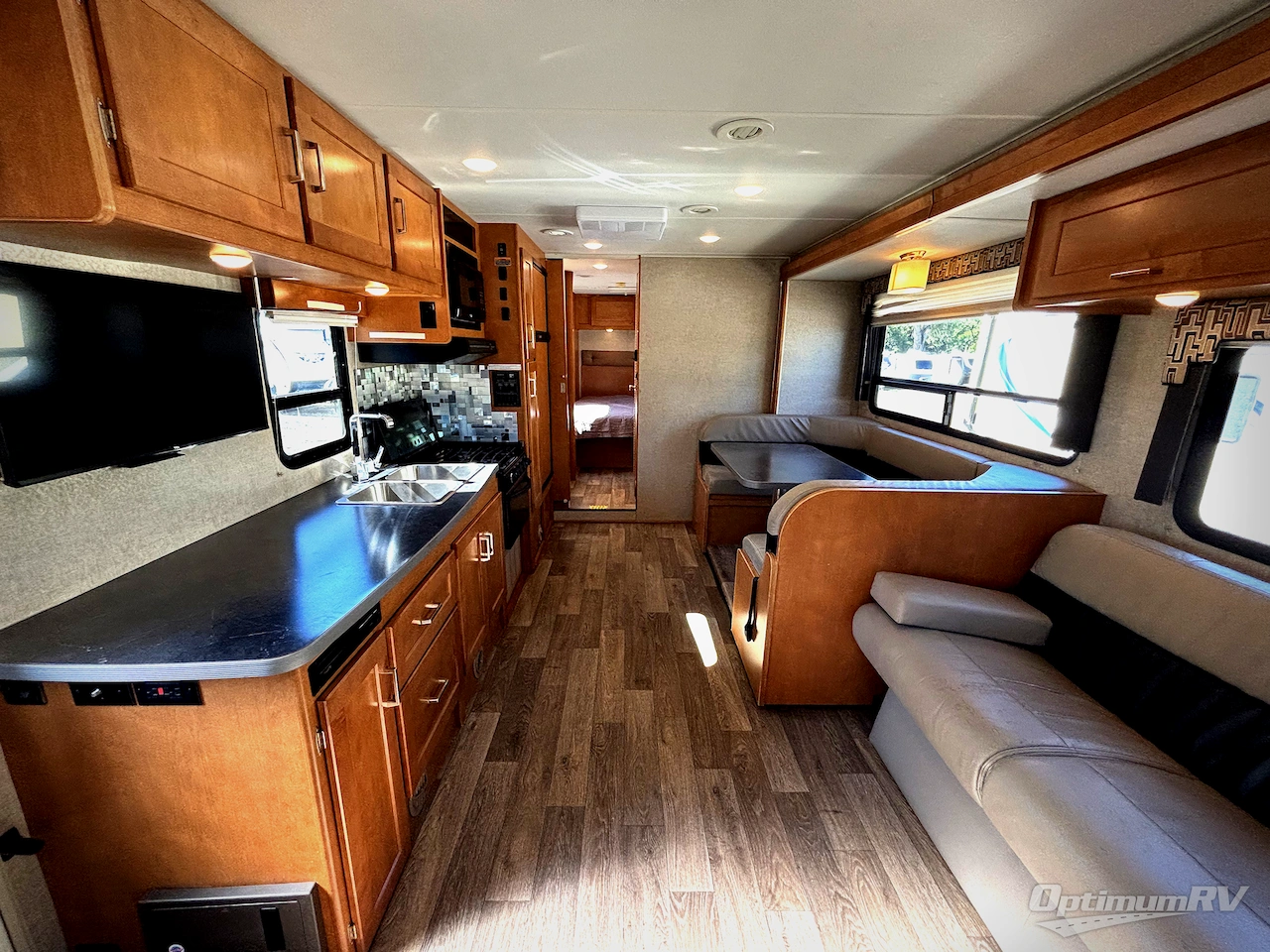2019 Winnebago Minnie Winnie 31K Photo 4