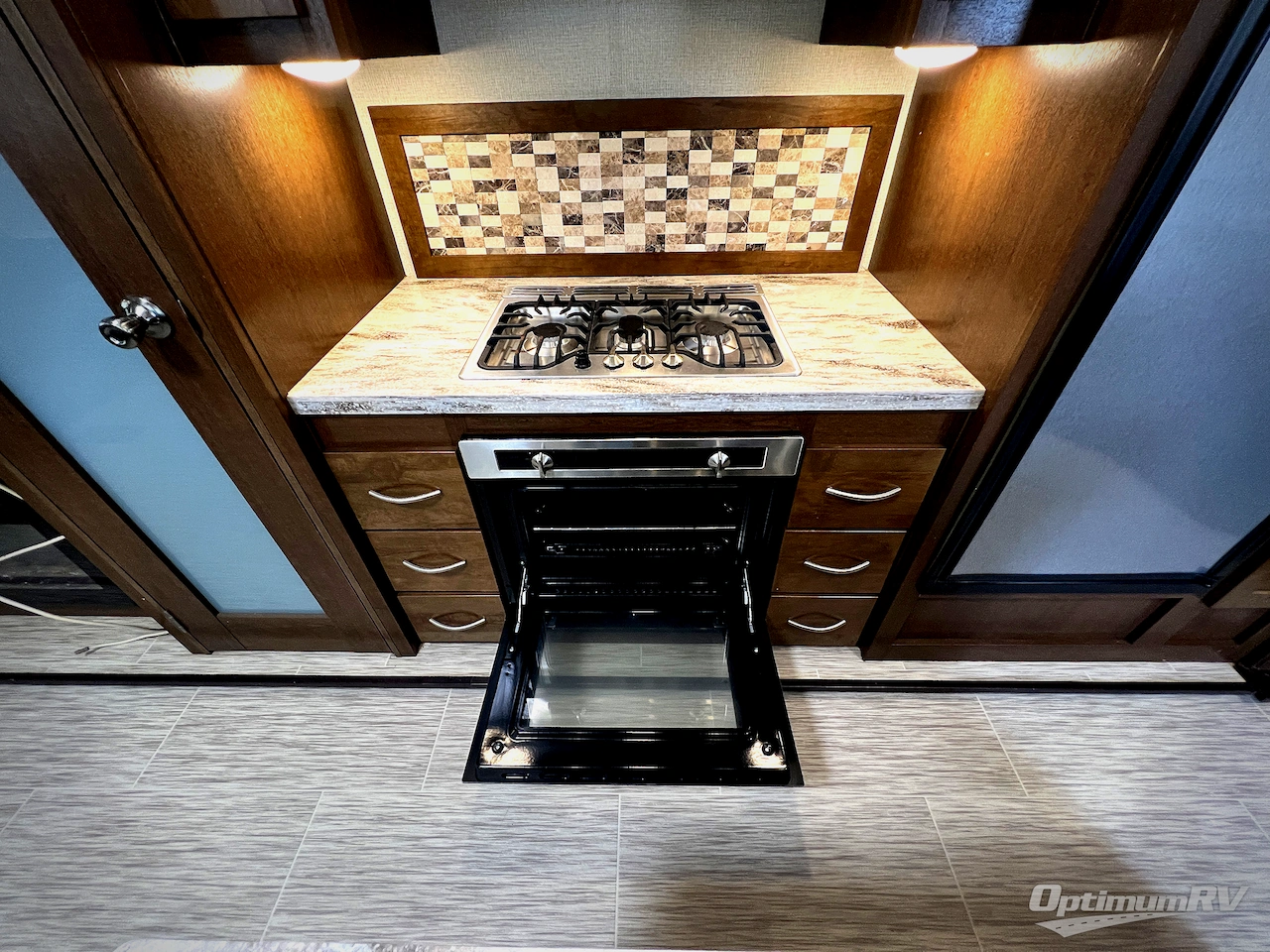 2018 Prime Time Crusader 340RST Photo 8