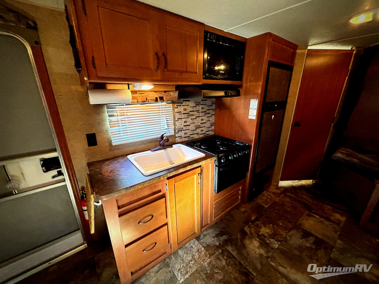 2014 Forest River Cherokee Grey Wolf 23DBH Photo 9