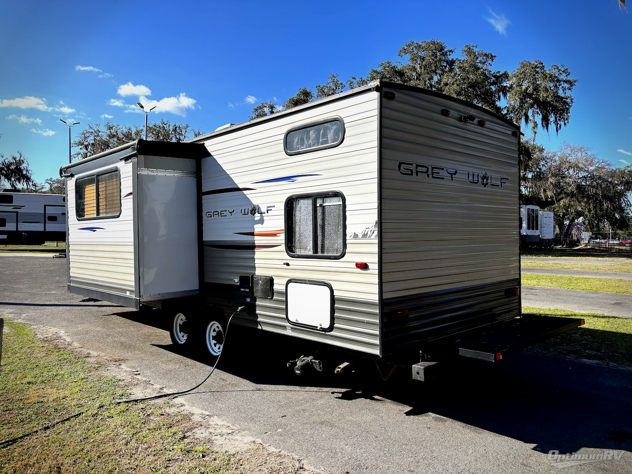 2014 Forest River Cherokee Grey Wolf 23DBH Photo 3