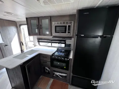 2022 Forest River Wildwood X-Lite 273QBXL RV Photo 2