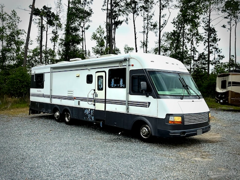Used 1995 Newmar Kountry Star 3750 Featured Photo