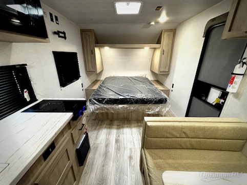 2025 East To West Della Terra LE 160RBSLE RV Photo 3