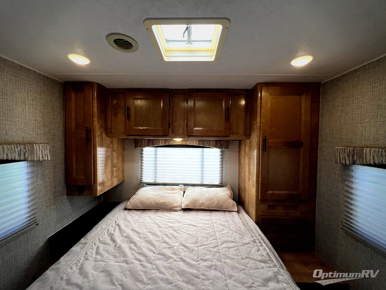 2020 Coachmen Leprechaun 270QB Chevy 4500 Photo 22