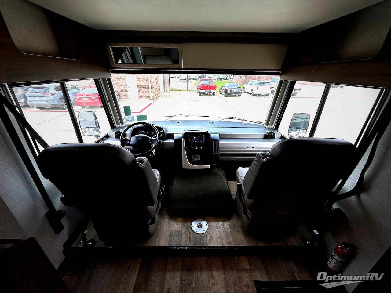 2020 Winnebago Intent 28Y Photo 4