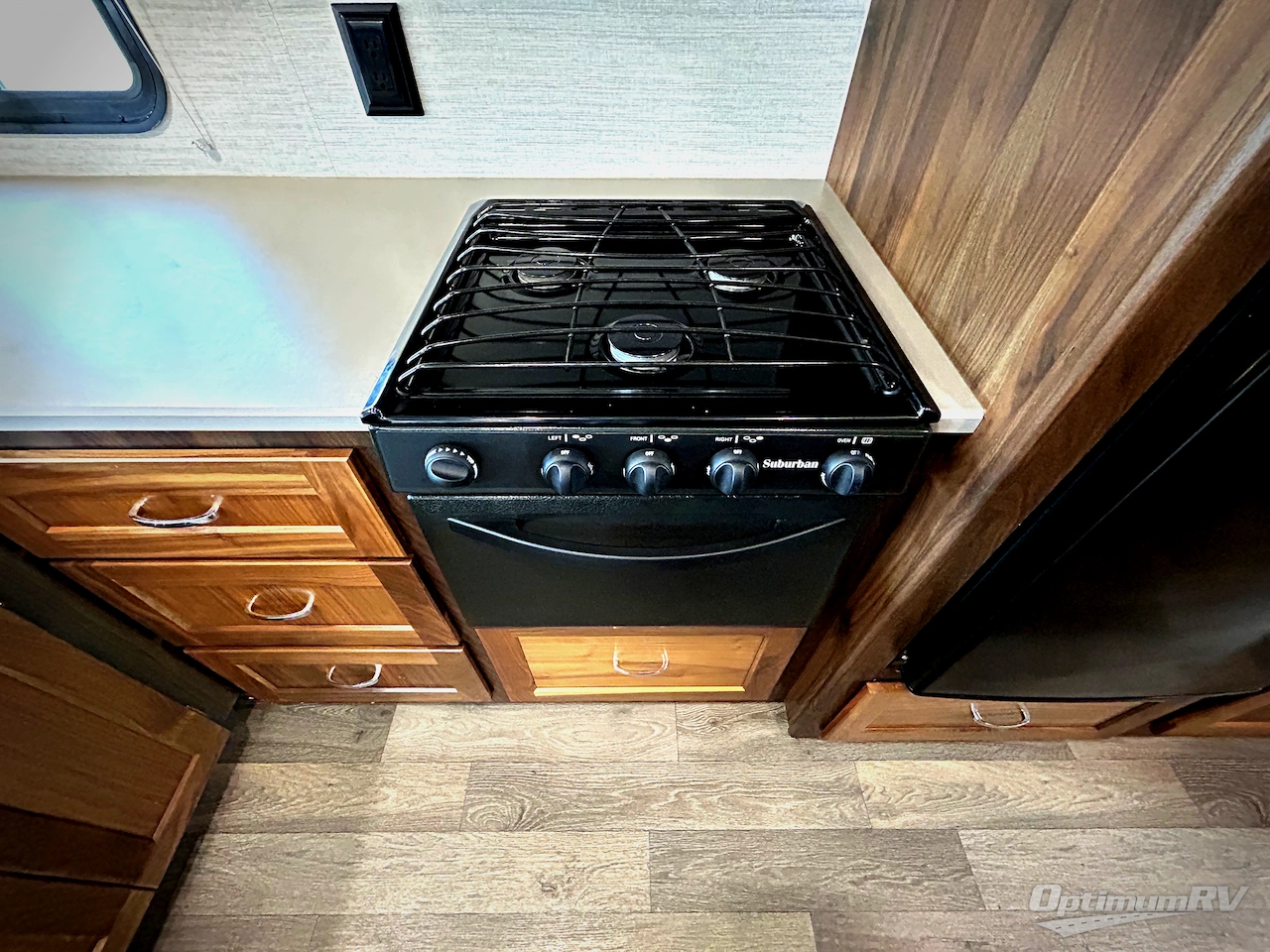 2020 Winnebago Intent 28Y Photo 9