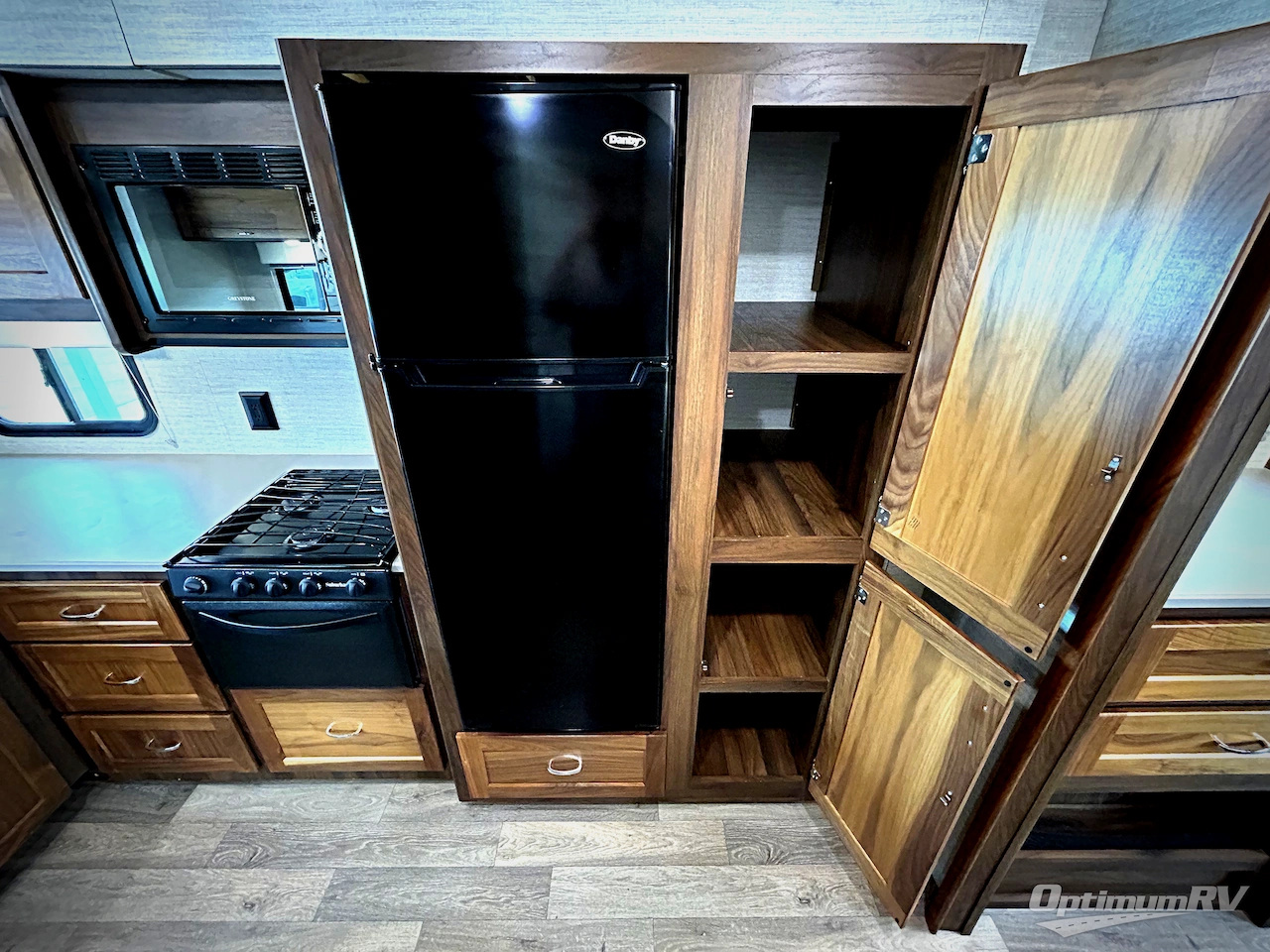 2020 Winnebago Intent 28Y Photo 10