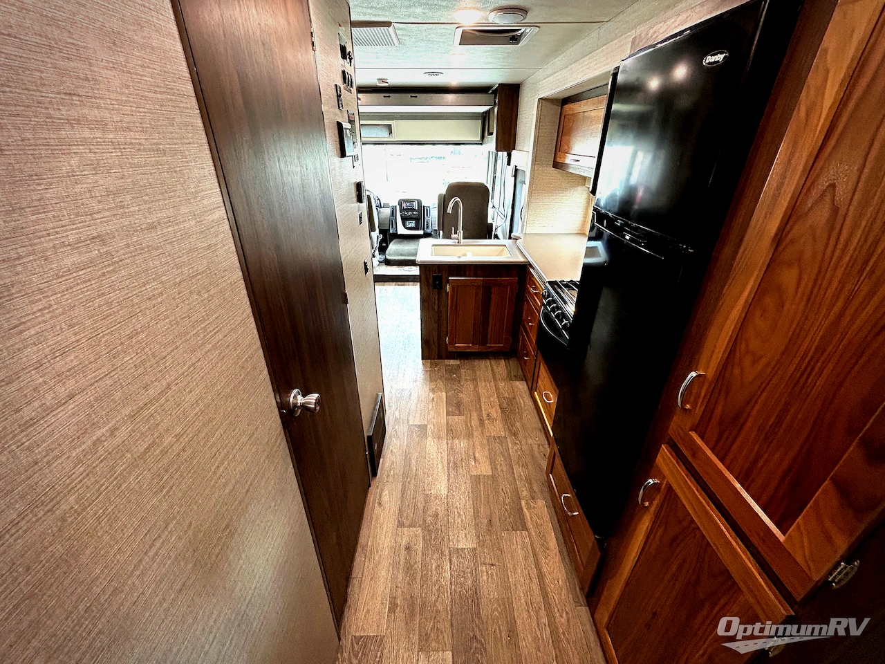 2020 Winnebago Intent 28Y Photo 14