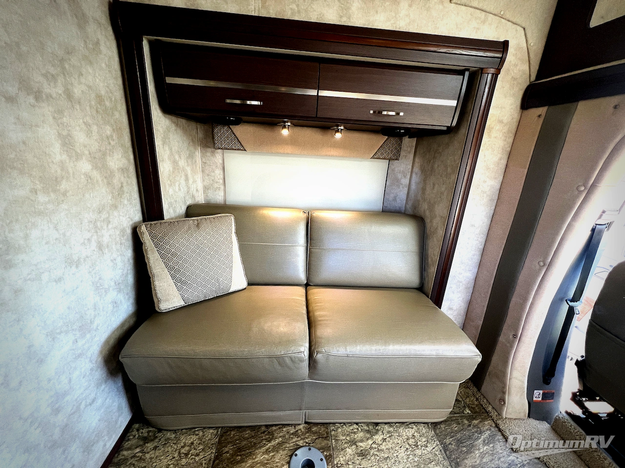 2012 Winnebago View Profile 24G Photo 8