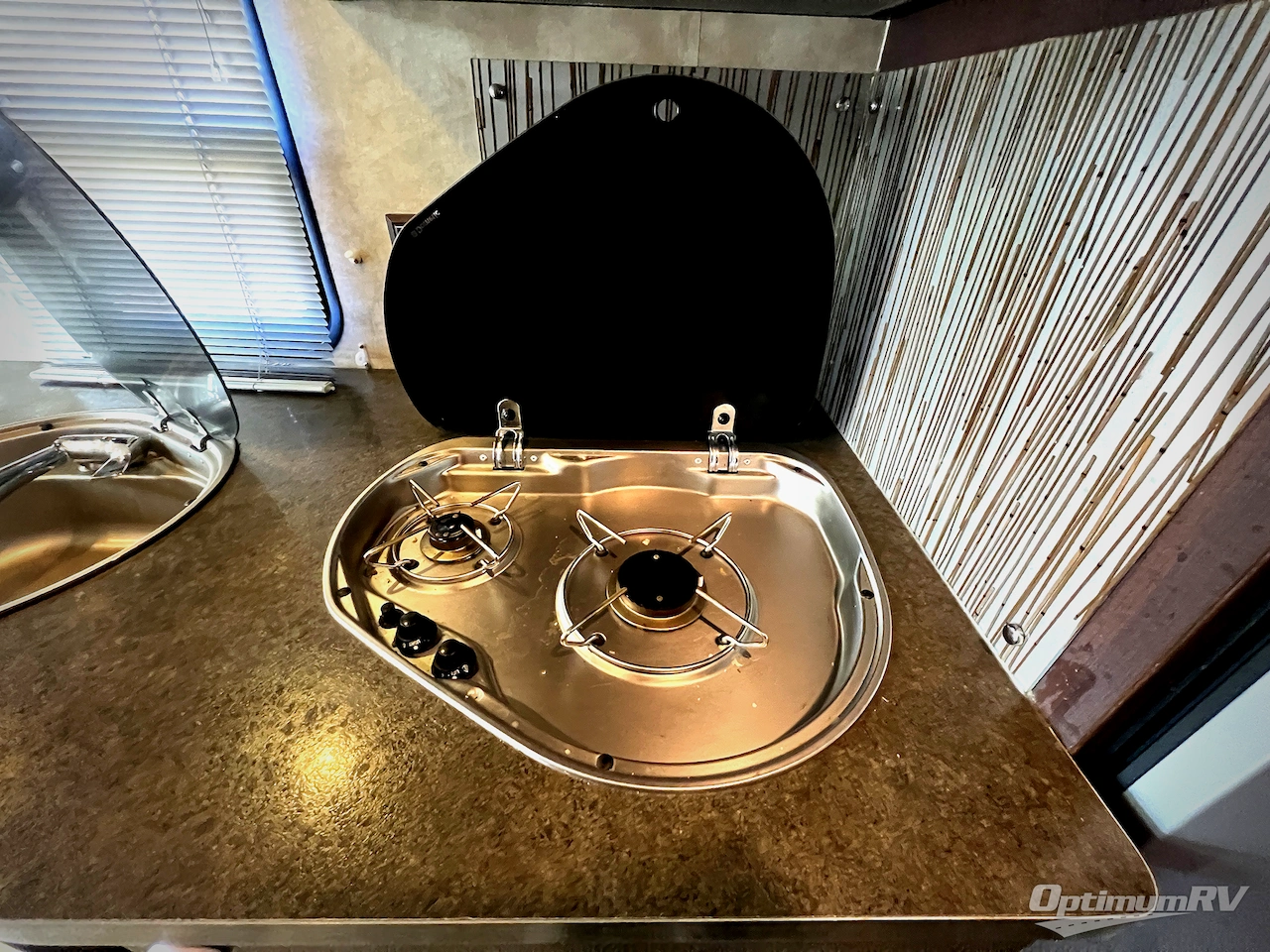 2012 Winnebago View Profile 24G Photo 11