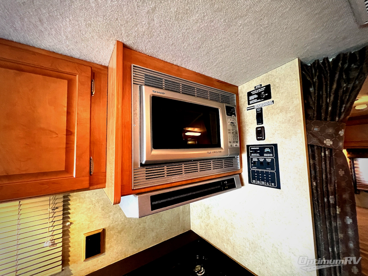 2008 Winnebago Aspect 26A Photo 13