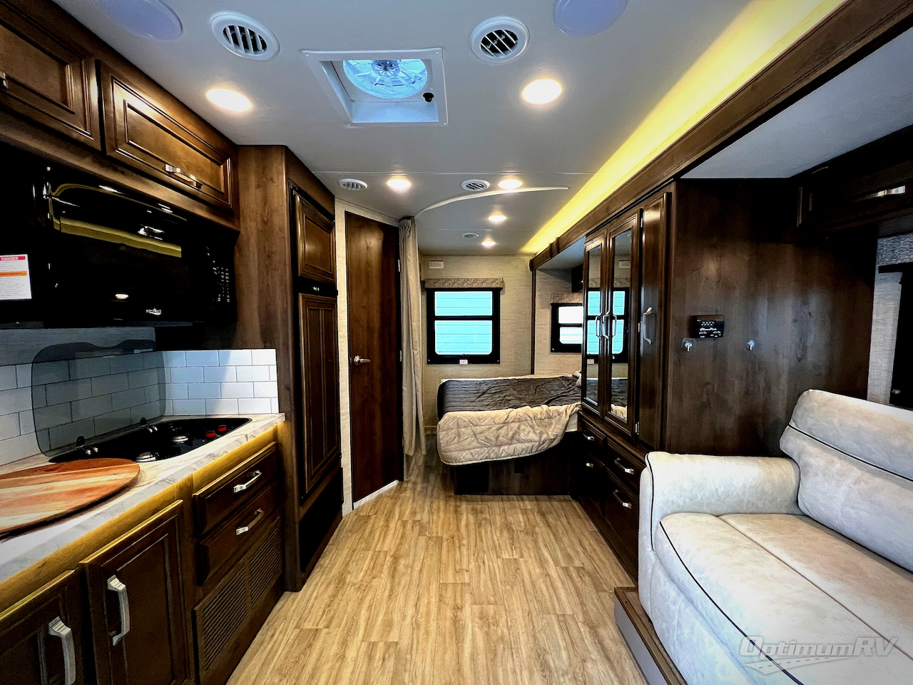 2021 Jayco Melbourne 24L Photo 2