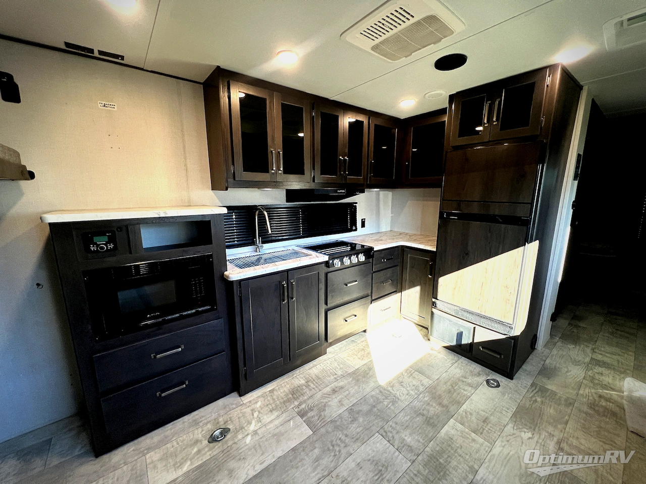 2024 Grand Design Momentum MAV 27MAV Photo 9