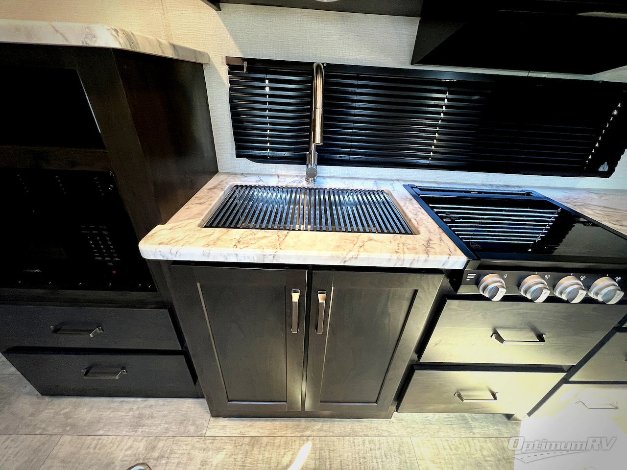 2024 Grand Design Momentum MAV 27MAV Photo 10