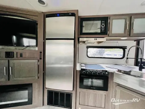 2021 Dutchmen Kodiak 3021RBDS RV Photo 3