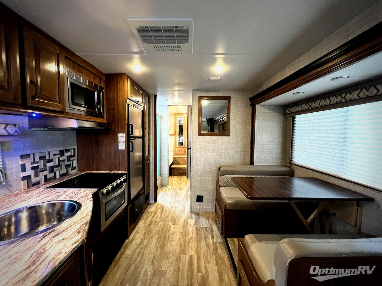 2019 Gulf Stream Conquest Class C 6315 Photo 4