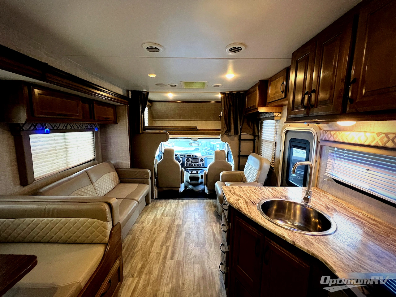 2019 Gulf Stream Conquest Class C 6315 Photo 5