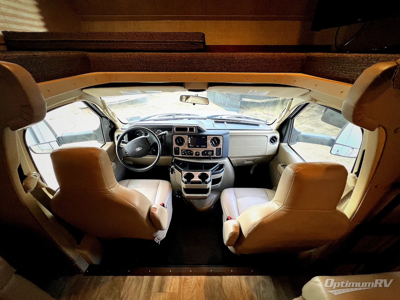 2019 Gulf Stream Conquest Class C 6315 Photo 6