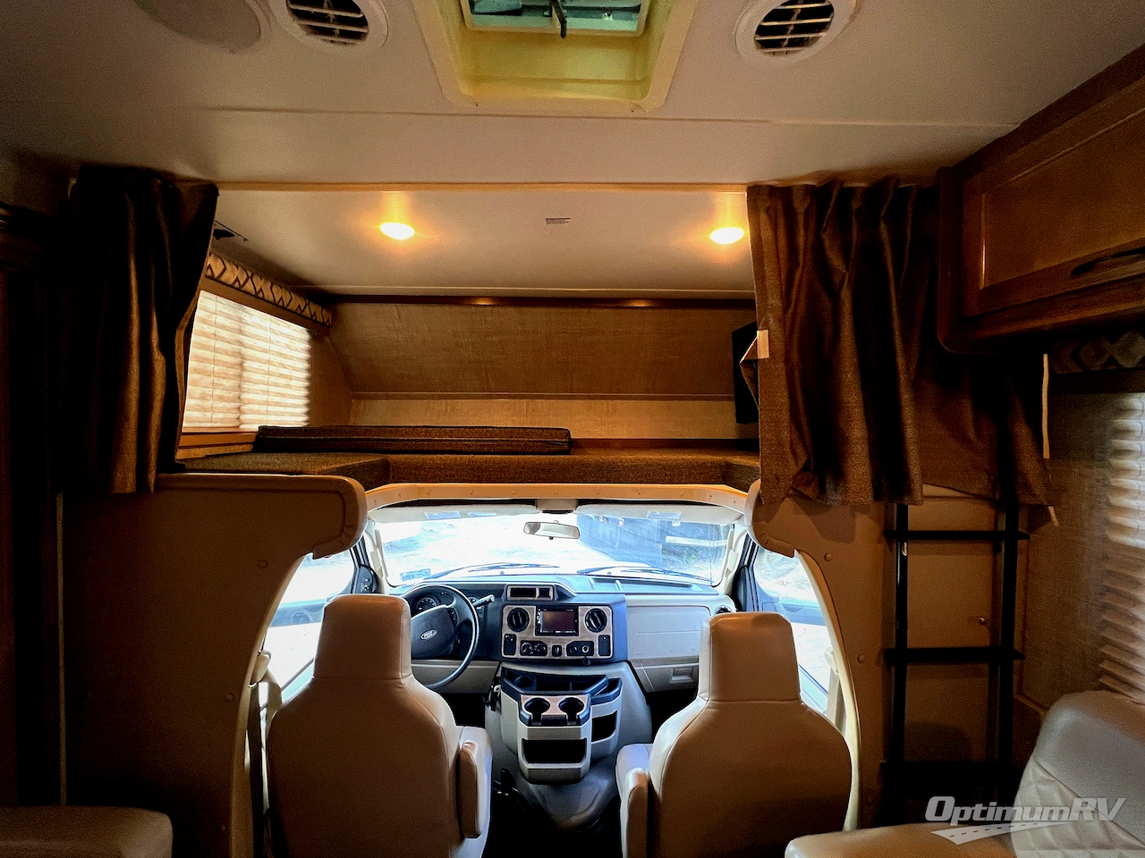 2019 Gulf Stream Conquest Class C 6315 Photo 9