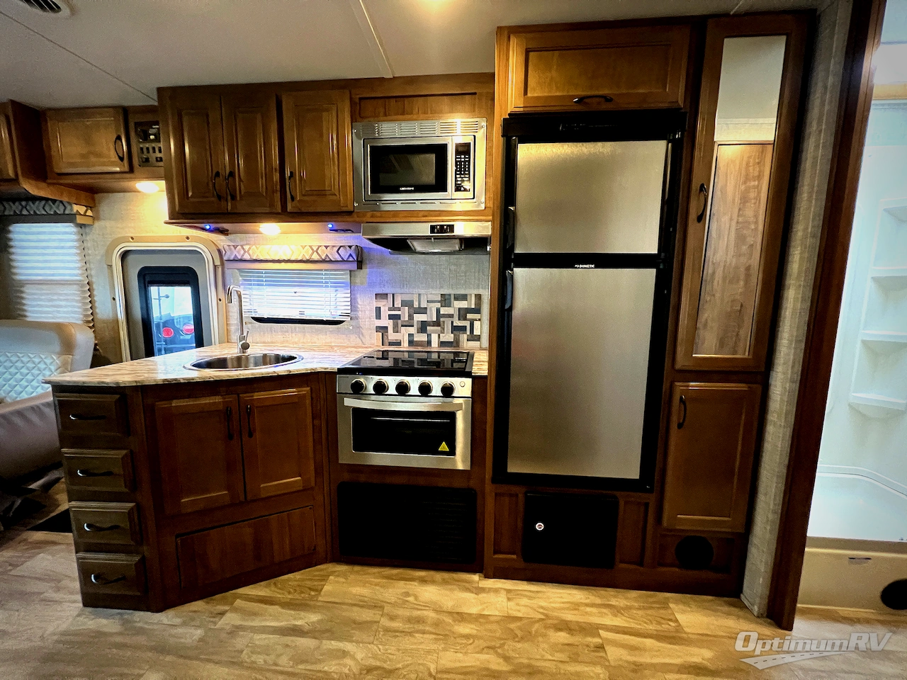 2019 Gulf Stream Conquest Class C 6315 Photo 15