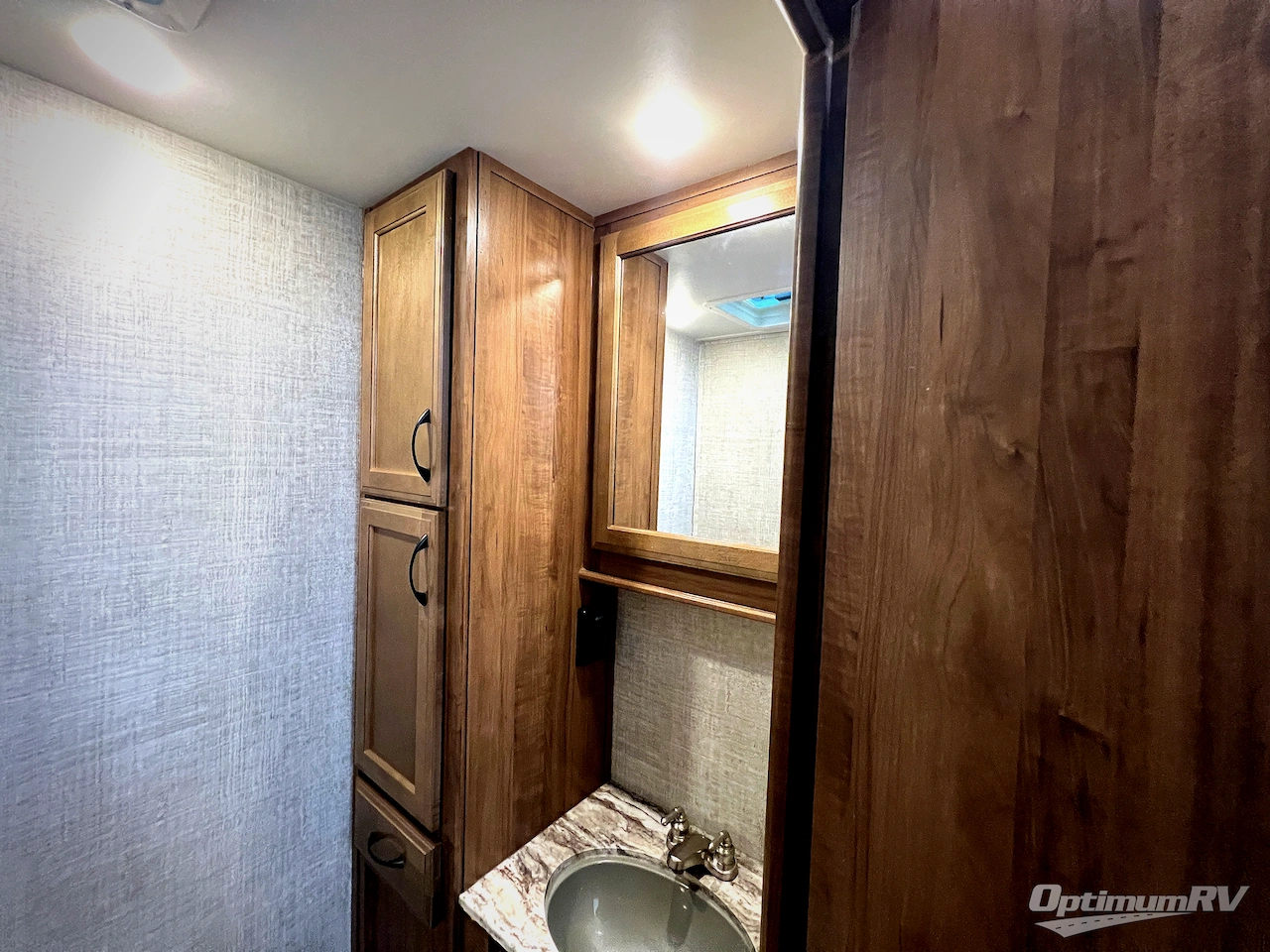 2019 Gulf Stream Conquest Class C 6315 Photo 23