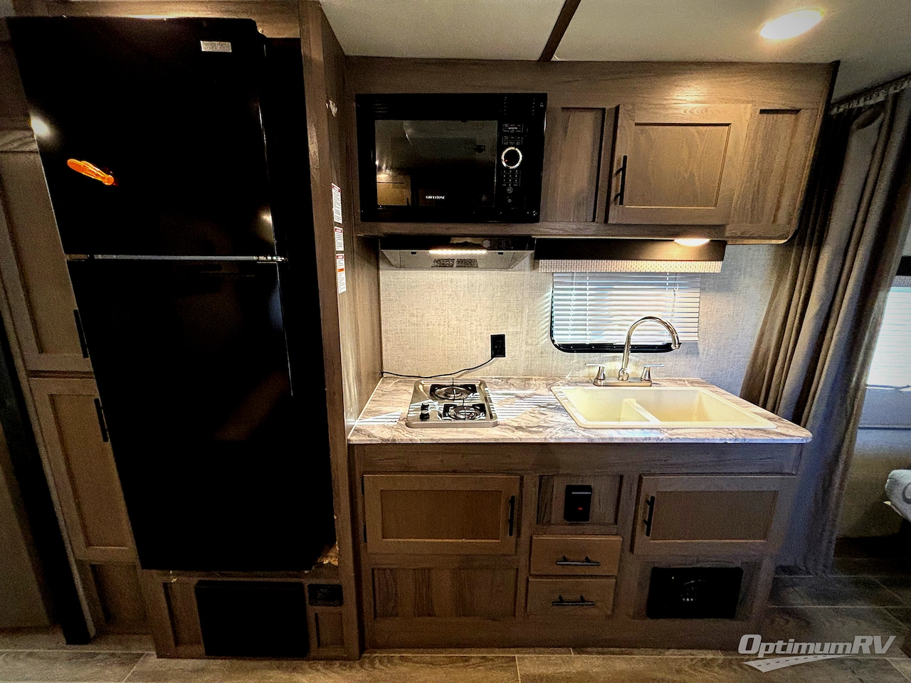 2022 Gulf Stream Kingsport Ultra Lite 248BH Photo 6